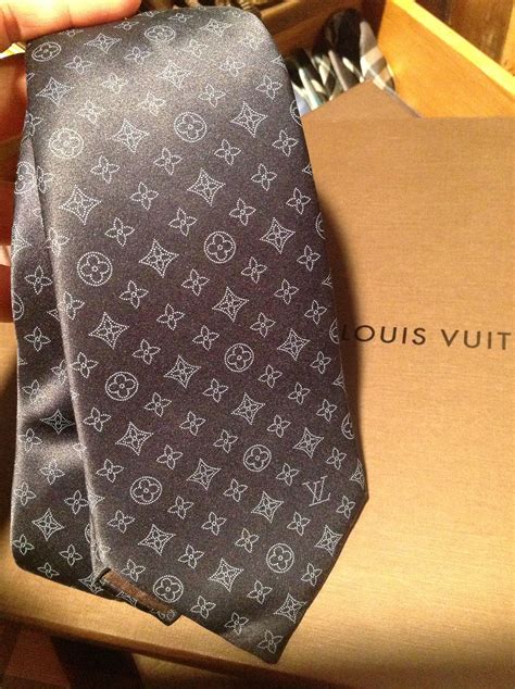 cravate louis vuitton prix|Louis Vuitton neck tie.